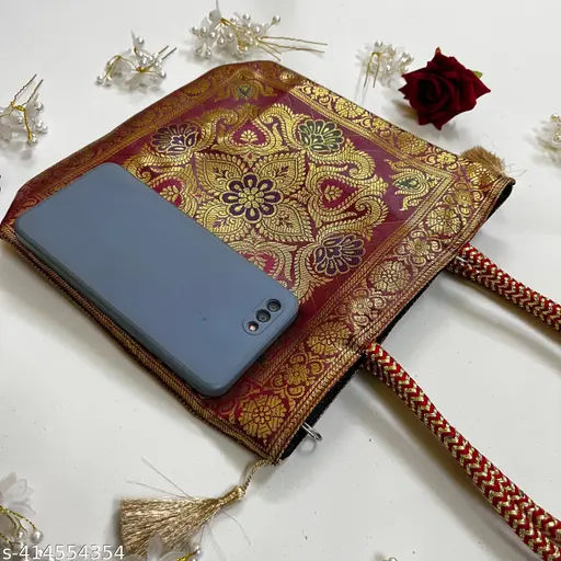 Elegant Traditional Women's Handbag for Every Occasion